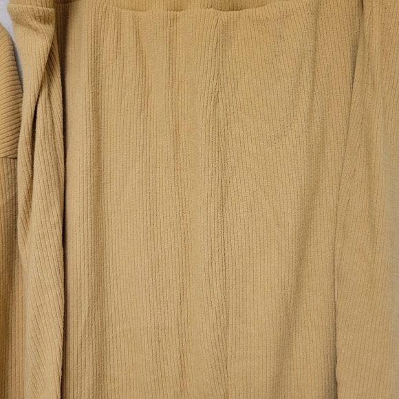 NWT Ingrid+Isabel Maternity Cropped Sweater and Skirt - Picture 12 of 13